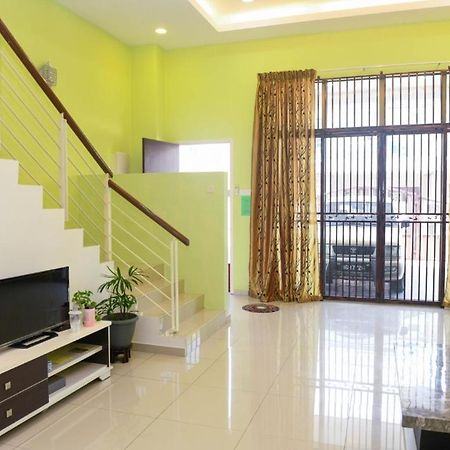 Sky Mirror Homestay Kuala Selangor Exterior photo