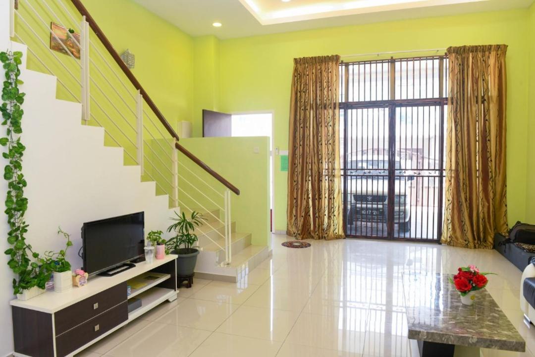 Sky Mirror Homestay Kuala Selangor Exterior photo