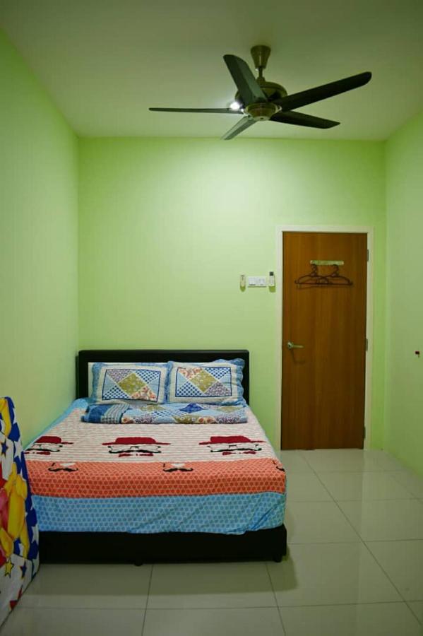 Sky Mirror Homestay Kuala Selangor Exterior photo